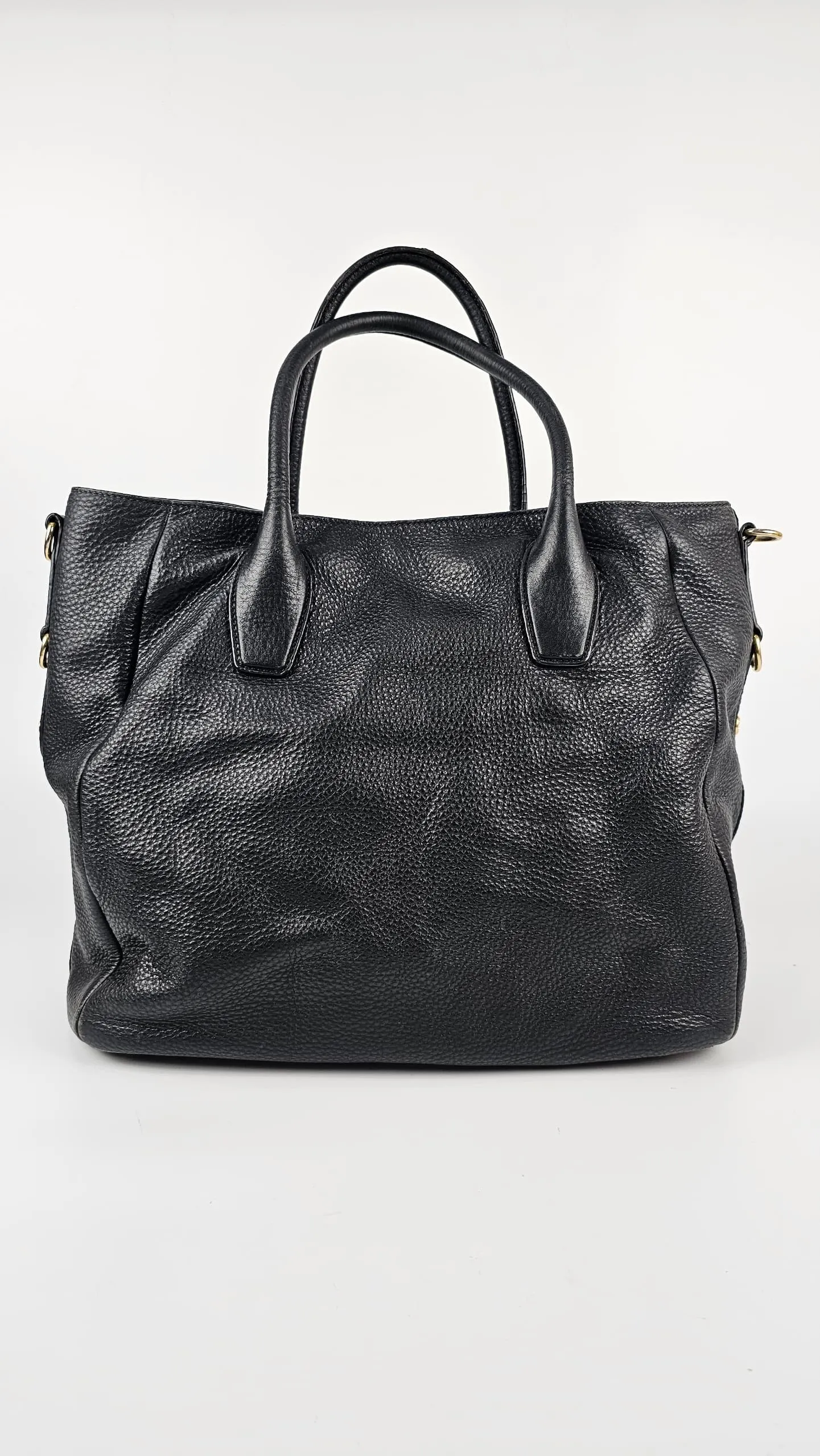 BN2537 Vitello Daino Large Leather Tote in Black